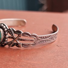 Fred Harvey Style Sterling Water Web Turquoise Cuff Bracelet Arrow Motif 12.91g - Additional view 6