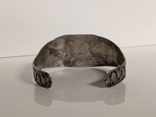 Vintage Sterling Silver Turquoise Fred Harvey Era Wolf Pattern Cuff Bracelet - Additional view 2