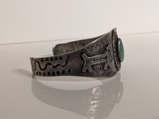 Vintage Sterling Silver Turquoise Fred Harvey Era Wolf Pattern Cuff Bracelet - Additional view 3