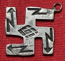 PRE-1930 Fred Harvey Era Navajo Whirling Log Sterling Silver 925 Charm - Additional view 5