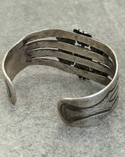 Vintage Fred Harvey era Navajo REPOUSSE BUTTONS Cluster silver Bracelet 6.9 in - Additional view 6