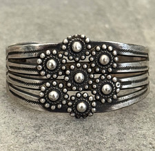 Vintage Fred Harvey era Navajo REPOUSSE BUTTONS Cluster silver Bracelet 6.9 in