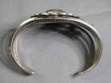 Fred Harvey Era NAVAJO Natural HACHITA TURQUOISE Repousse COIN Silver Bracelet - Additional view 7