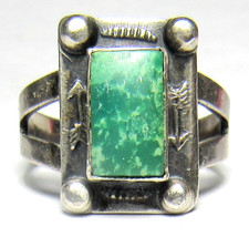 Navajo Fred Harvey Era ARROW Sterling Silver SQUARE Green TURQUOISE Ring sz7.5 - Additional view 1