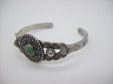 Vintage Navajo Fred Harvey Era Sterling Silver Green Turquoise Cuff Bracelet - Additional view 12