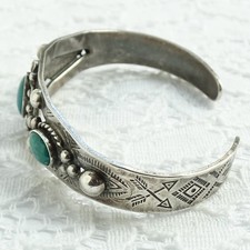 Vintage Navajo Fred Harvey Era Turquoise Cuff Bracelet Stamp Decoration Sterling - Additional view 4