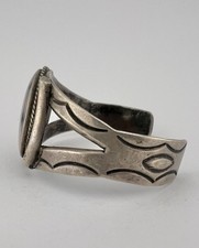 Vtg Fred Harvey Era Navajo Sterling Silver Petrified Wood Stamped Cuff Bracelet - Additional view 5