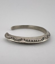 Vintage Early Fred Harvey Era Sterling Silver Carinated Stamped Cuff Bracelet - Additional view 3