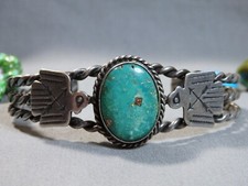 ANTIQUE Harvey Era NAVAJO Hachita TURQUOISE Coin Silver THUNDERBIRD 32g Bracelet - Additional view 2