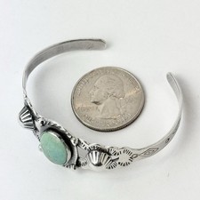 Vintage Navajo Fred Harvey Era Turquoise Sterling Silver Small 5in Cuff Bracelet - Additional view 10