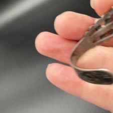 VTG FRED HARVEY ERA GREEN TURQUOISE CROSSED ARROWS STERLING SILVER CUFF BRACELET - Additional view 9