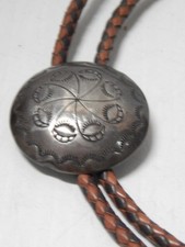 VINTAGE NAVAJO INDIAN FRED HARVEY STERLING SILVER BOLO - MINT GIFT !