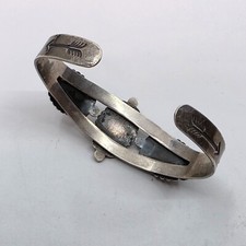 Fred Harvey Era Vintage Native American Sterling Silver Cuff Bracelet - Additional view 5