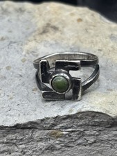 ANTIQUE NAVAJO GREEN TURQUOUSE WHIRLING LOG STERLING RING SZ 4.5 HARVEY ERA VTG