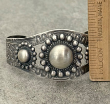 FRED HARVEY ERA Navajo CONCHO DOME THUNDERBIRDS Sterling Bracelet 38.5g 7.25 in - Additional view 7