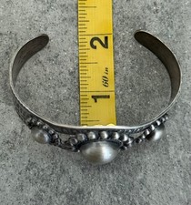 FRED HARVEY ERA Navajo CONCHO DOME THUNDERBIRDS Sterling Bracelet 38.5g 7.25 in - Additional view 9