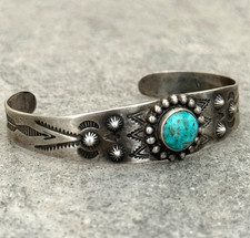 FRED HARVEY ERA Navajo Turquoise ARROWS Fluted Button Silver Bracelet 6.75 in - Additional view 3