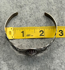 Vintage FRED HARVEY ERA Navajo WHIRLING LOG FLUTED BUTTON Silver Bracelet 7.3 in - Additional view 11