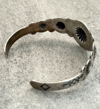 Vintage FRED HARVEY ERA Navajo WHIRLING LOG FLUTED BUTTON Silver Bracelet 7.3 in - Additional view 7
