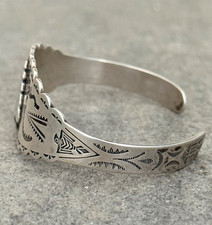 Vintage FRED HARVEY ERA Navajo ARROWHEAD REPOUSSE Snake Sterling Bracelet 6.6 in - Additional view 5