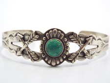 Fred Harvey Era Native American Sterling Silver Arrows & Turquoise Cuff Bracelet - Additional view 1