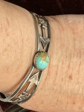 Vintage Harvey Era Native American Sterling Turquoise Cuff - Additional view 3