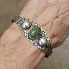 Vintage Fred Harvey Era Native American Navajo Green Turquoise Sterling Bracelet - Additional view 14