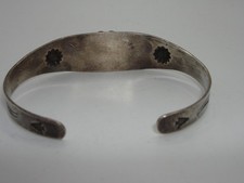 VINTAGE FRED HARVEY ERA NATIVE AMERICAN NAVAJO STERLING TURQUOISE CUFF BRACELET! - Additional view 5