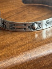Fred Harvey Era Navajo Native American Sterling Silver DESIGN Cuff Bracelet - Additional view 4