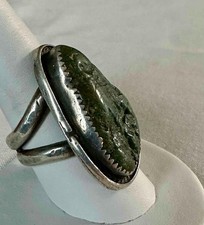 Large Fred Harvey Era Greasy Green Turquoise & Sterling Silver Ring Sz. 9.25 - Additional view 3