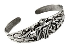 VINTAGE FRED HARVEY ERA Sterling Silver THUNDERBIRD & ARROWS Cuff Bracelet - Additional view 1