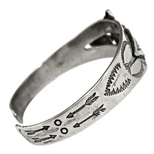VINTAGE FRED HARVEY ERA Sterling Silver THUNDERBIRD & ARROWS Cuff Bracelet - Additional view 5
