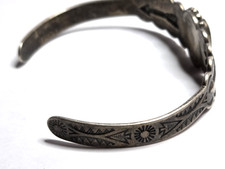 Old Fred Harvey Era Navajo Silver Bracelet w/Arrows Turquoise Scalloped 6 3/4