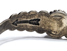 Old Fred Harvey Era Navajo Silver Bracelet w/Arrows Turquoise Scalloped 6 3/4