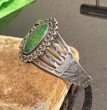 VINTAGE NAVAJO Thunderbird Arrow Cuff Fred Harvey Era Green Turquoise Bracelet - Additional view 1