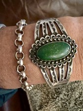 VINTAGE NAVAJO Thunderbird Arrow Cuff Fred Harvey Era Green Turquoise Bracelet - Additional view 2