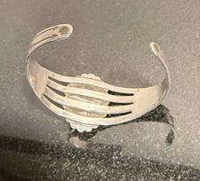 VINTAGE NAVAJO Thunderbird Arrow Cuff Fred Harvey Era Green Turquoise Bracelet - Additional view 11