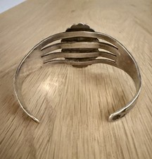 VINTAGE NAVAJO Thunderbird Arrow Cuff Fred Harvey Era Green Turquoise Bracelet - Additional view 7