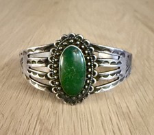VINTAGE NAVAJO Thunderbird Arrow Cuff Fred Harvey Era Green Turquoise Bracelet - Additional view 8
