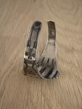 VINTAGE NAVAJO Thunderbird Arrow Cuff Fred Harvey Era Green Turquoise Bracelet - Additional view 9