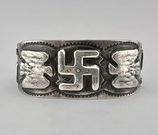 1920's Navajo Fred Harvey Silver Repousse Whirling Log Thunderbird Cuff Bracelet - Additional view 1