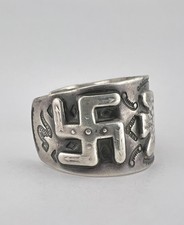 1920's Navajo Fred Harvey Silver Repousse Whirling Log Thunderbird Cuff Bracelet - Additional view 3