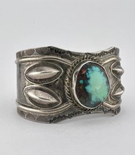 Old Fred Harvey Navajo Coin Silver Bisbee Turquoise Stamped Cuff Bracelet 79.8g - Additional view 1