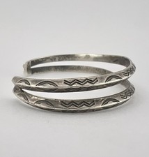 Vtg Navajo Fred Harvey Era Sterling Silver Stamped Carinated Cuff Bracelet - Additional view 3