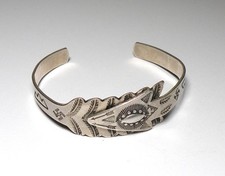 VINTAGE FRED HARVEY ERA STERLING ARROW OLD PAWN NAVAJO NATIVE CUFF BRACELET - Additional view 1