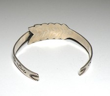 VINTAGE FRED HARVEY ERA STERLING ARROW OLD PAWN NAVAJO NATIVE CUFF BRACELET - Additional view 8