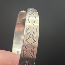 Early Fred Harvey Native Silver Arrow Sterling Green Turquoise Lizard Cuff 6.75” - Additional view 13