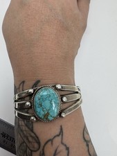 NATIVE AMERICAN NAVAJO BEAUTIFUL TURQUOISE & STERLING FRED HARVEY ERA CUFF - Additional view 1