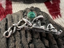 Vintage green turquoise STERLING SILVER NAPPING COWBOY CHARM .925 Fred Harvey 3g - Additional view 1