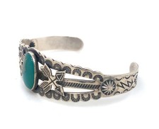 Vintage Fred Harvey Era Sterling Crossed Arrow Turquoise Bracelet - Additional view 3